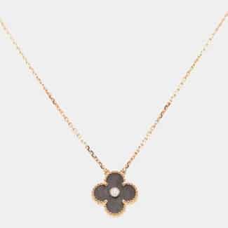 Flower necklace
